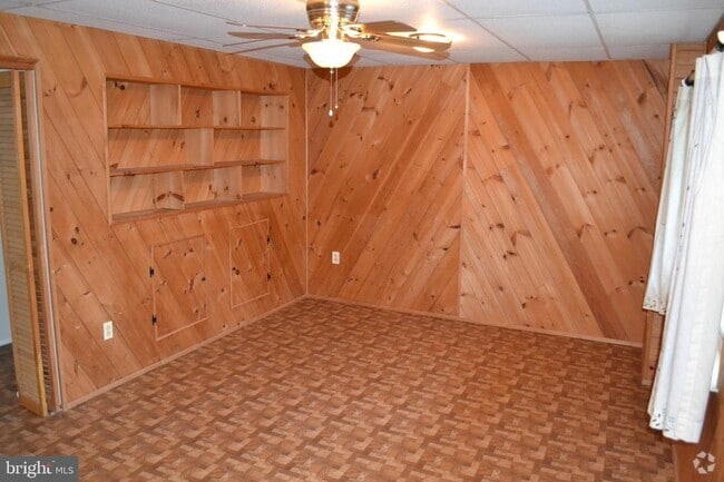 Building Photo - 2100 Glenn Spring Ct Rental