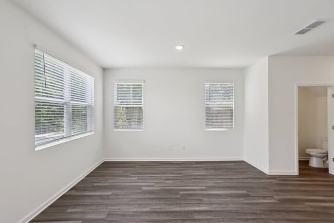 Building Photo - Fantastic 3bd/2.5ba home! Coming soon!