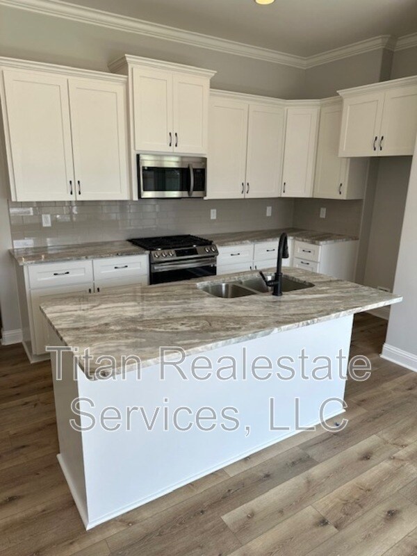 Photo - 124 Jagged Grove Ln