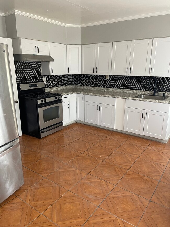 Photo - 513 W Green St