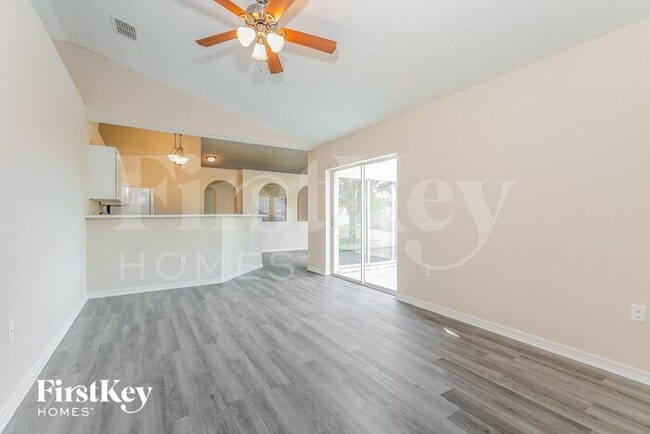 Photo - 711 Hamster Way