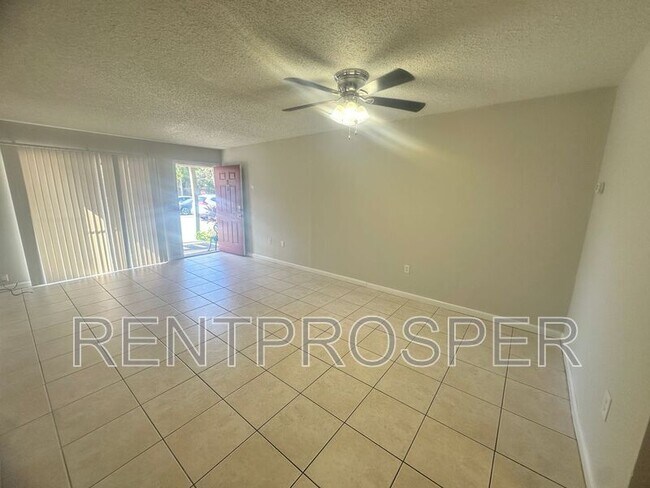 Photo - 4203 S Semoran Blvd Unidad #8