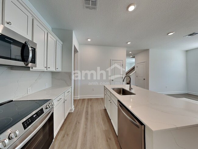 Photo - 3003 19th Ave W