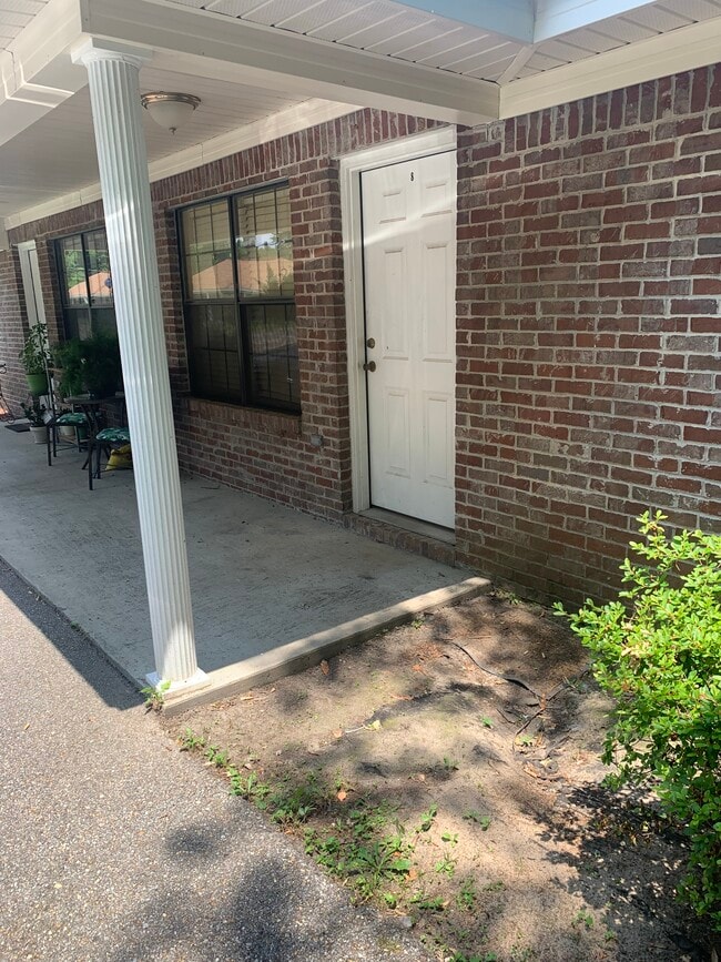 Photo - 216 E Church St Unidad 8