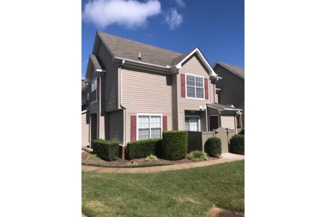 Building Photo - 3856 Lasalle Dr