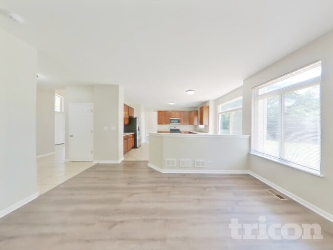 231 Paradise Pkwy