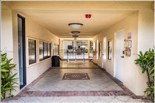 Building Photo - 9301 SW 92nd Ave Unit Wisperwood Village