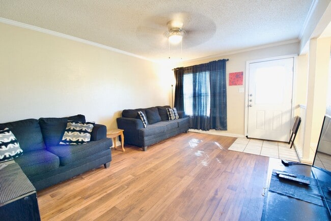 Photo - Centrally Located 1 Bedroom Unit