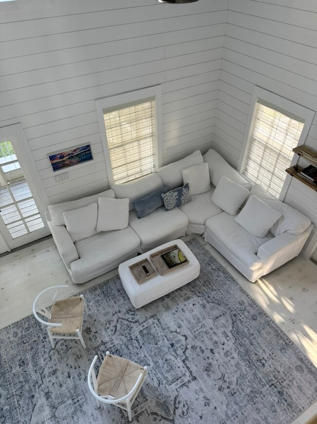 Photo - 2732 Weeks Ave