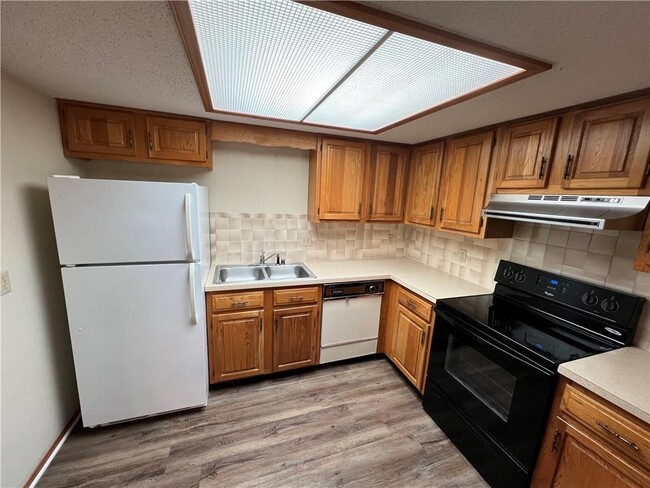 Photo - 323 S 11th Pl