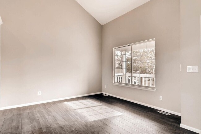 Photo - 787 Poppywood Pl