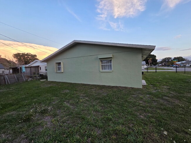 Photo - 400 Count St