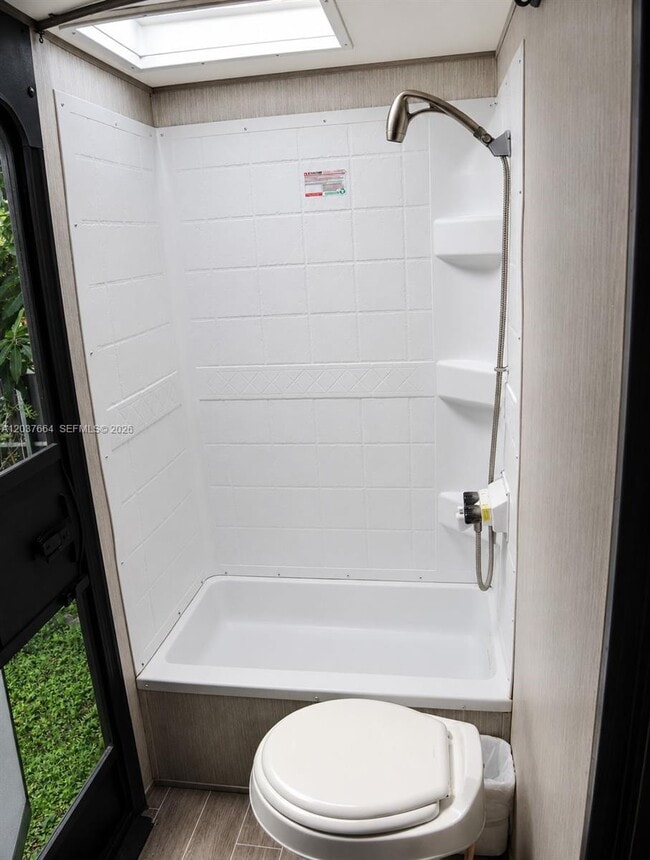 Photo - 735 NE 162nd St Unidad B