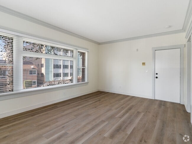 Building Photo - 330 Cedar Ave Rental