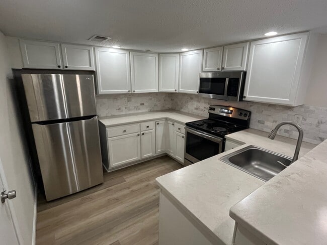 Photo - 3121 Park Ln