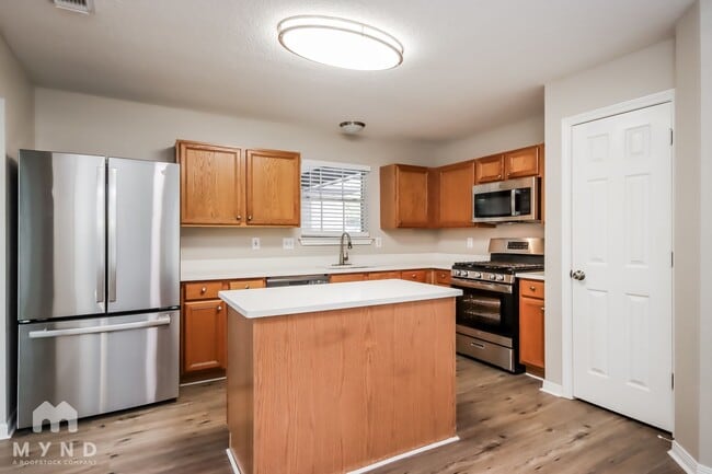 Photo - 598 Orangewood Dr