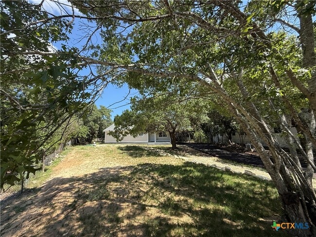 Photo - 560 Wickford Way