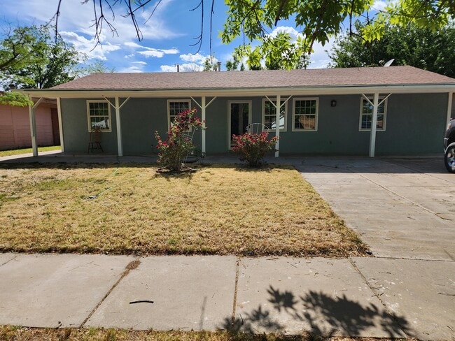 Building Photo - 3014 N Garden Ave