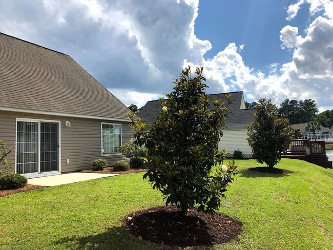 Photo - 3 bed 2.5 bath Spacious Home in Azalea Lakes