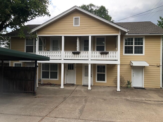 Building Photo - 1523 Owasso St Unit 1523 Owasso #4