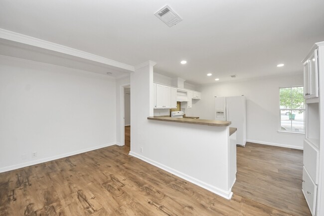 Photo - 6526 Carver Rd