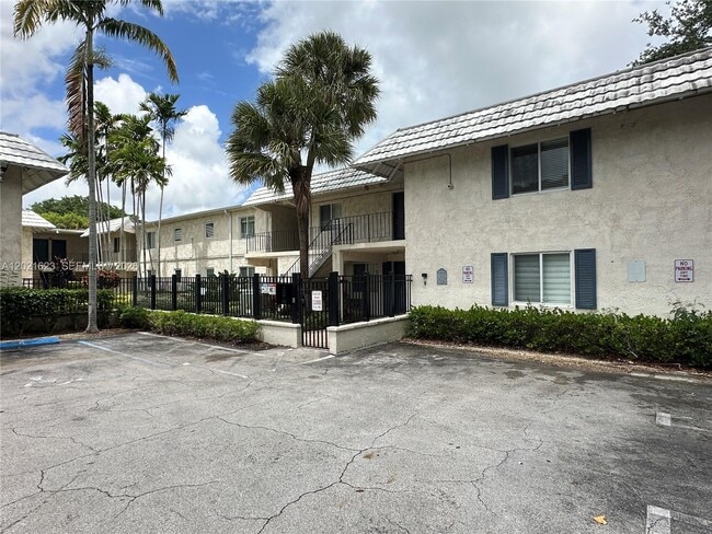 Photo - 8617 SW 68th Ct Unidad 26