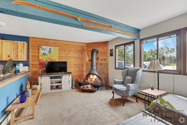Building Photo - Deck Gore Condo - WINTER RENTAL-2 Bedroom/...