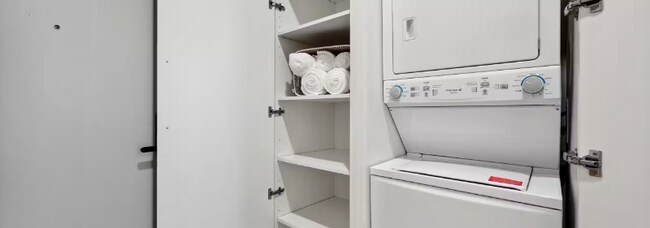 Photo - 814 N Wells St