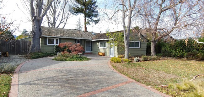 Building Photo - 1928 Fallen Leaf Ln Rental