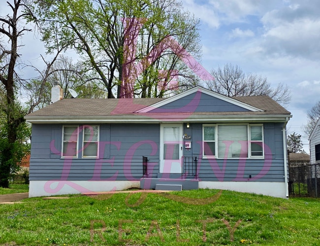Building Photo - Charming 2-bedroom, 1-bath home with detached garage!