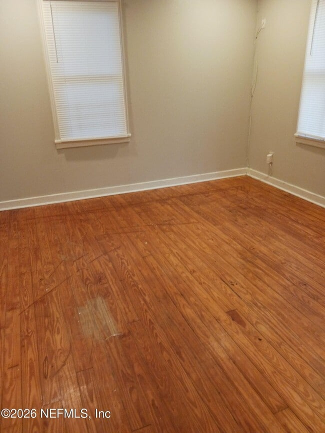 Photo - 1037 Detroit St