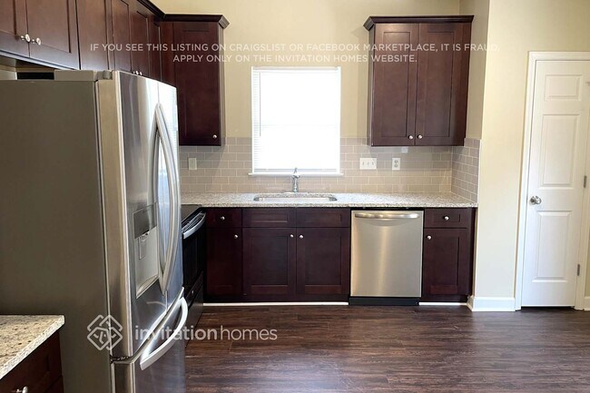 Photo - 847 Anchor Way NE