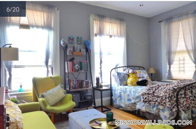 Building Photo - 126 Calumet St Rental