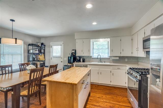 Photo - 9222 Livenshire Dr