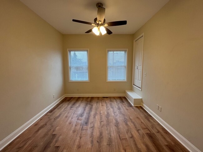 Photo - 4739 Essex Way