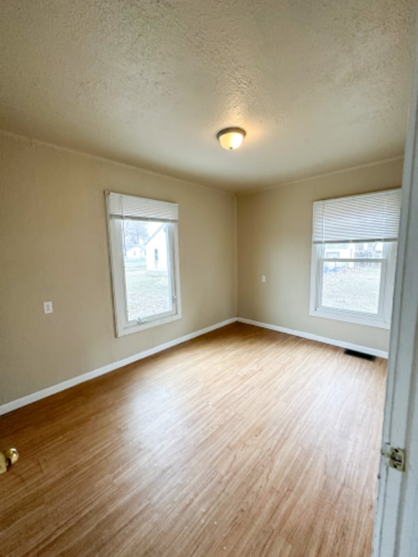 Photo - 9 S 12th St W