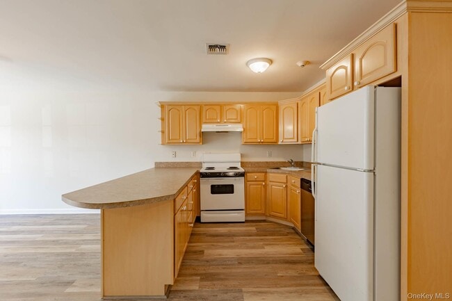 Photo - 105 Flurry Ln