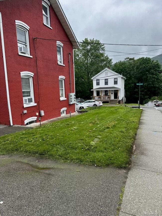 Photo - 28 Davis St Unit 1