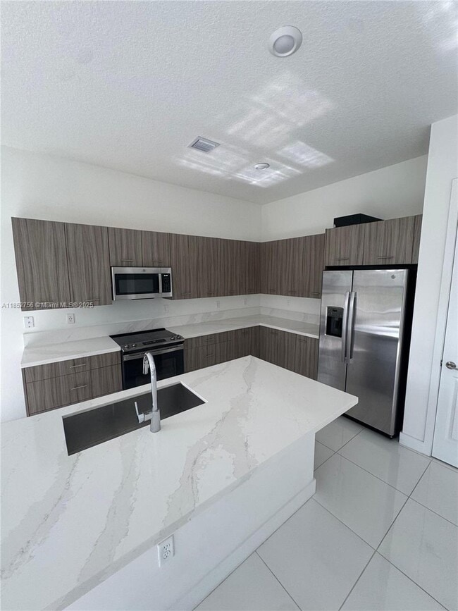 Building Photo - 4398 SW 173rd Ave Rental
