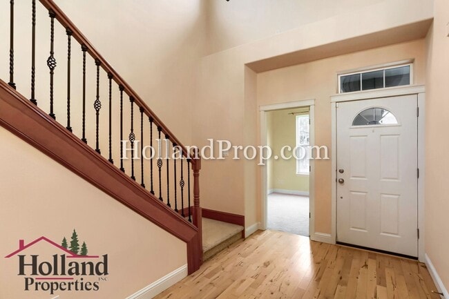 Photo - Must See, Beautiful 4 bedroom home in Hillsboro