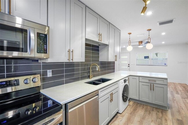 Photo - 779 12th Ave N