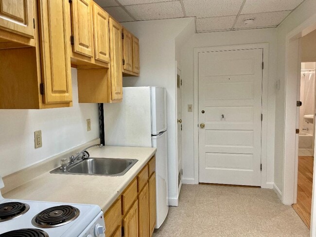 Photo - 1077 Beacon St Unit B