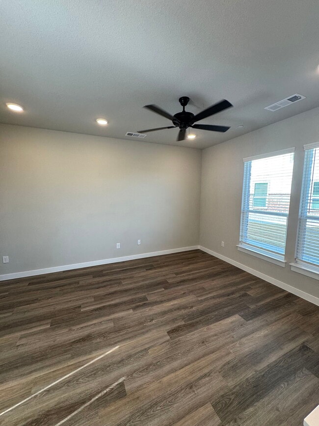 Photo - 200 White Water Dr Unidad 817