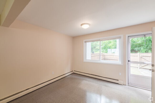 3 BR, 1 BA