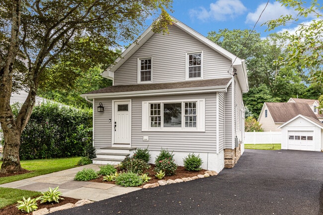 Building Photo - 84 Orchard St