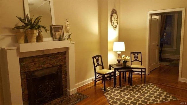 Photo - 1617 W Turner St Unit 1