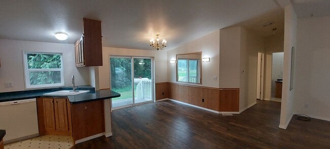 Photo - Three Bedroom Home w/ Three Bay Garage in Deming!