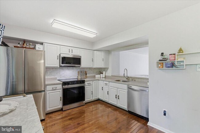 14229 Oakpointe Dr