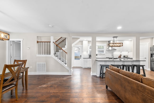 Photo - 405 Pine Ave