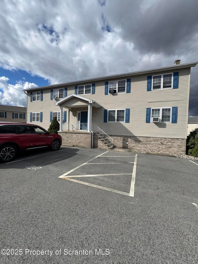 Building Photo - 130-130 Mortimer St